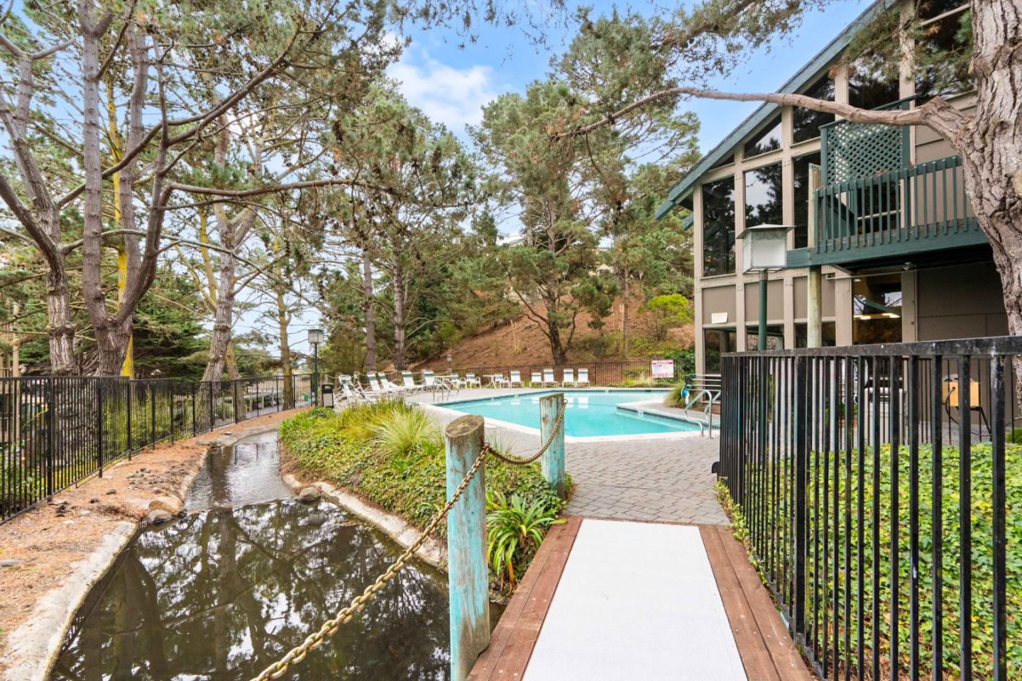 Detail Gallery Image 68 of 69 For 381 Half Moon Ln #213,  Daly City,  CA 94015 - 1 Beds | 1 Baths