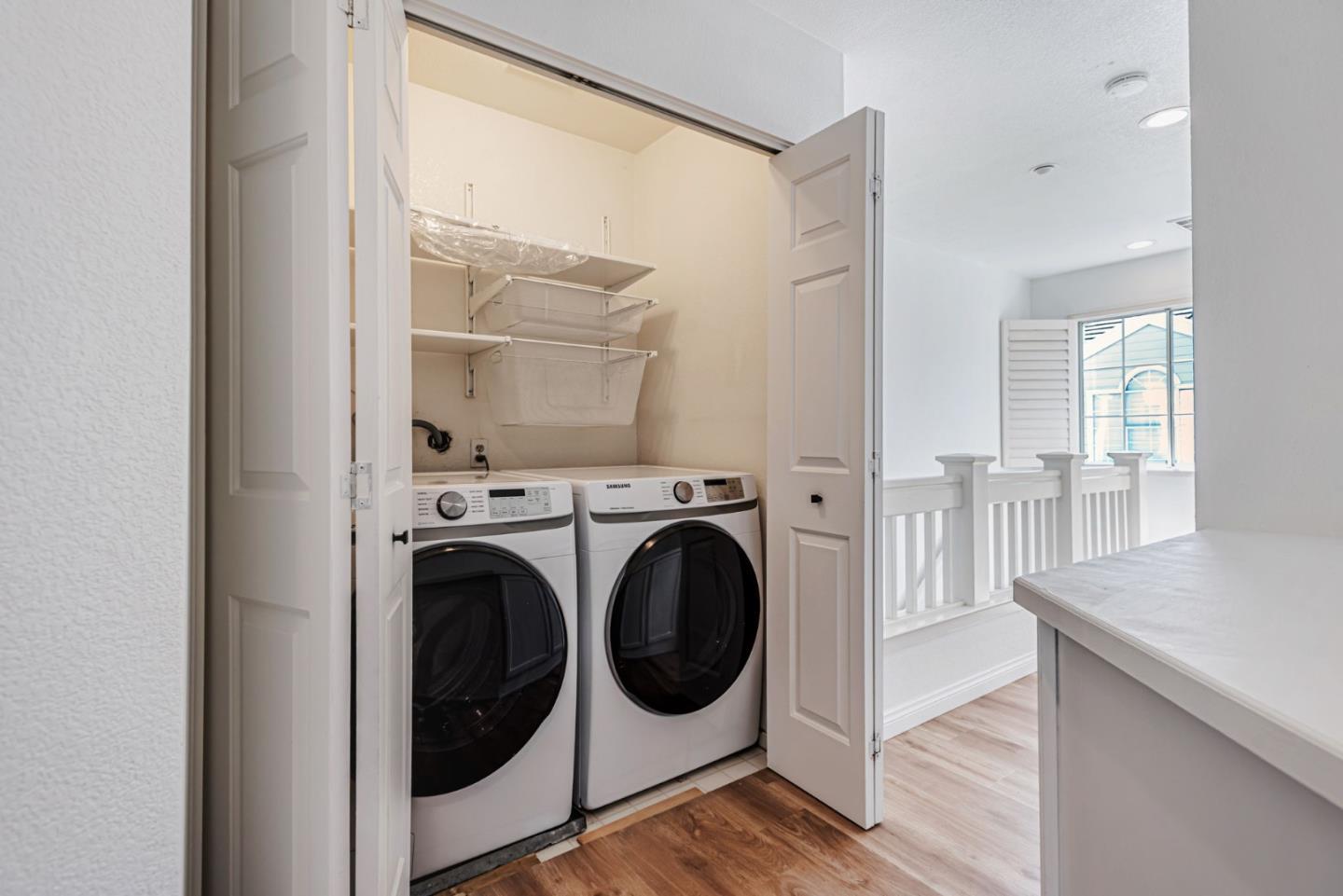 Detail Gallery Image 16 of 44 For 4 Brigantine Ln, Redwood City,  CA 94065 - 3 Beds | 2/1 Baths