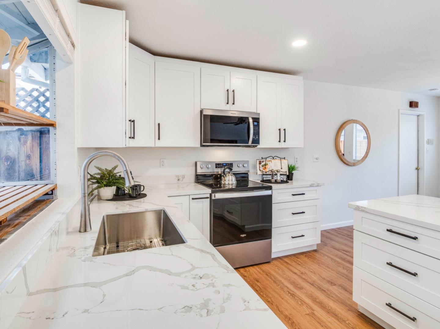 Detail Gallery Image 11 of 36 For 653 Martinique Ct, San Jose,  CA 95123 - 2 Beds | 2 Baths