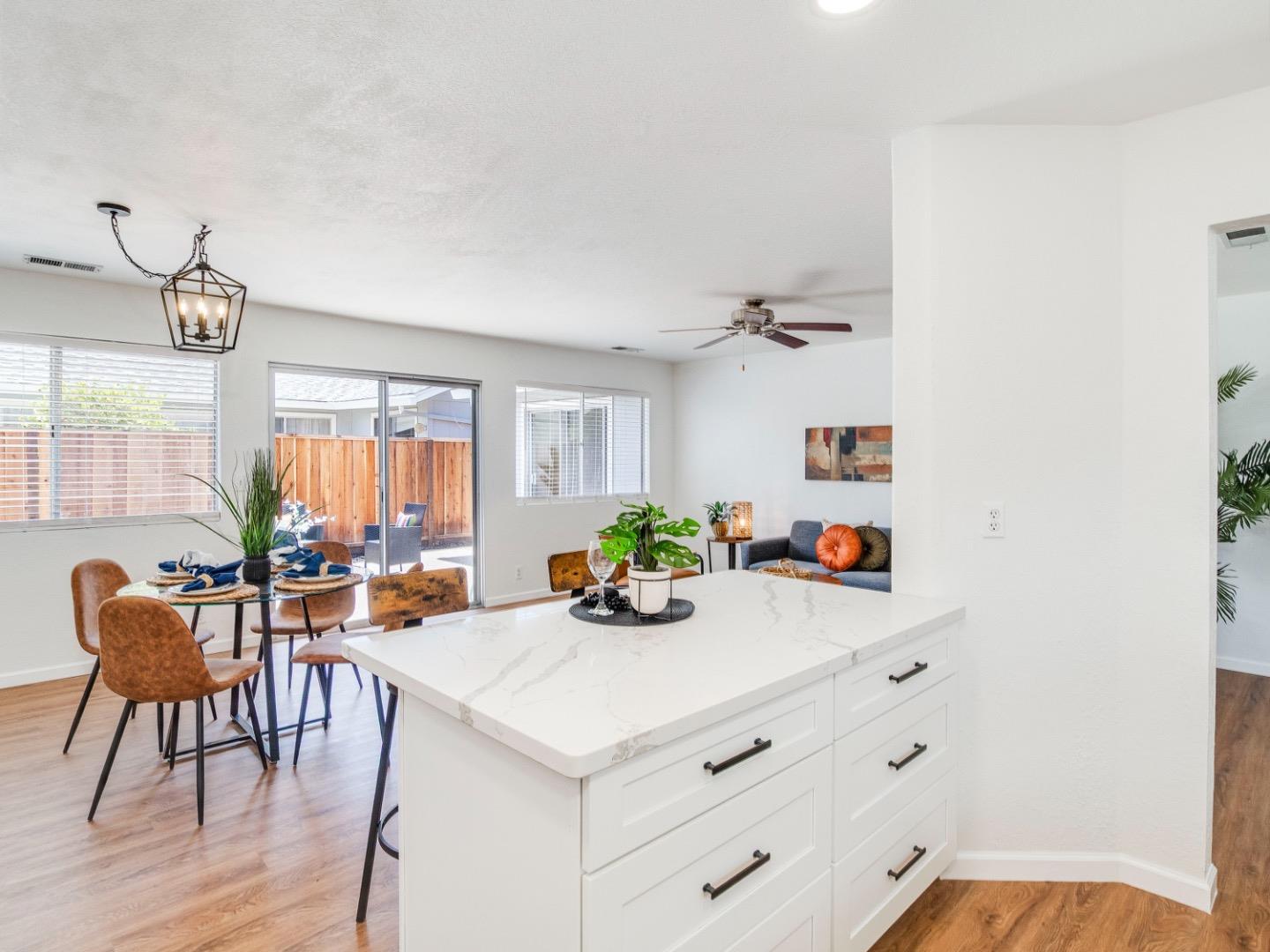 Detail Gallery Image 12 of 36 For 653 Martinique Ct, San Jose,  CA 95123 - 2 Beds | 2 Baths