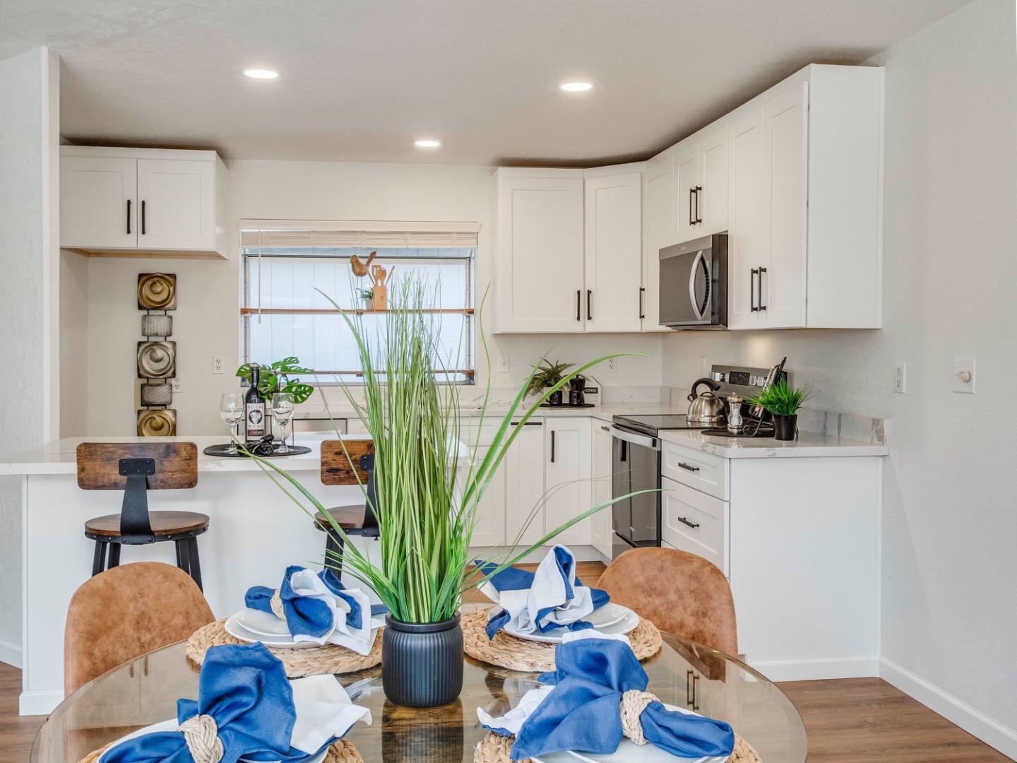 Detail Gallery Image 14 of 36 For 653 Martinique Ct, San Jose,  CA 95123 - 2 Beds | 2 Baths