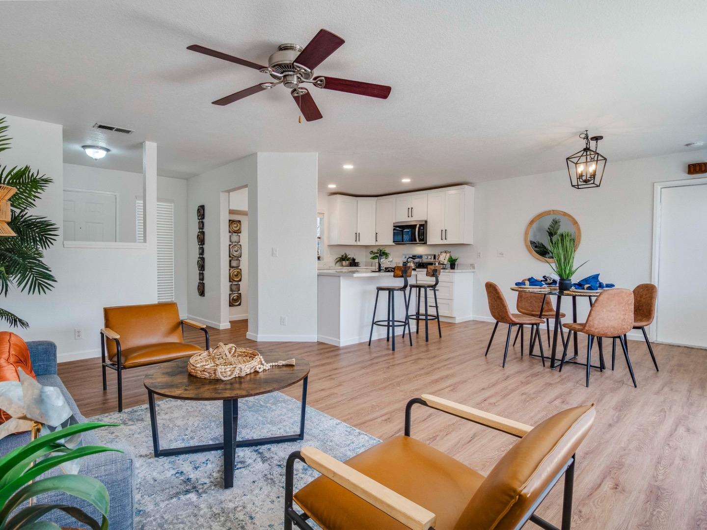 Detail Gallery Image 3 of 36 For 653 Martinique Ct, San Jose,  CA 95123 - 2 Beds | 2 Baths