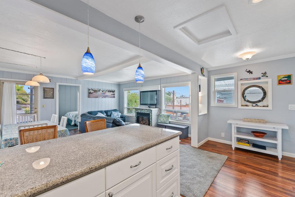 Detail Gallery Image 11 of 46 For 425 Seacliff Dr, Aptos,  CA 95003 - 3 Beds | 2 Baths