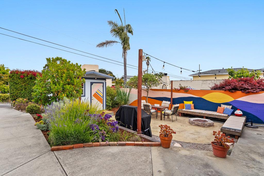Detail Gallery Image 2 of 46 For 425 Seacliff Dr, Aptos,  CA 95003 - 3 Beds | 2 Baths