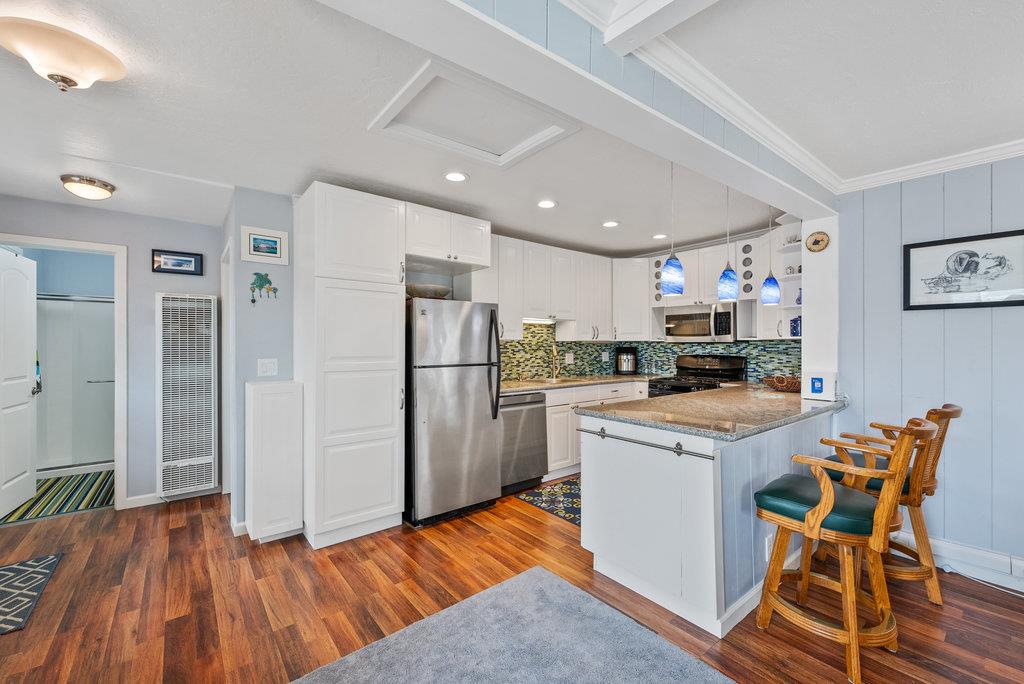 Detail Gallery Image 23 of 46 For 425 Seacliff Dr, Aptos,  CA 95003 - 3 Beds | 2 Baths