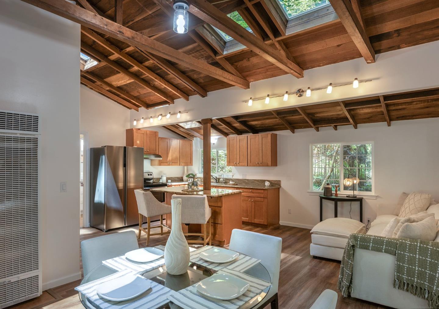 Detail Gallery Image 4 of 21 For 1022 Brookside Dr, Felton,  CA 95018 - 1 Beds | 1 Baths