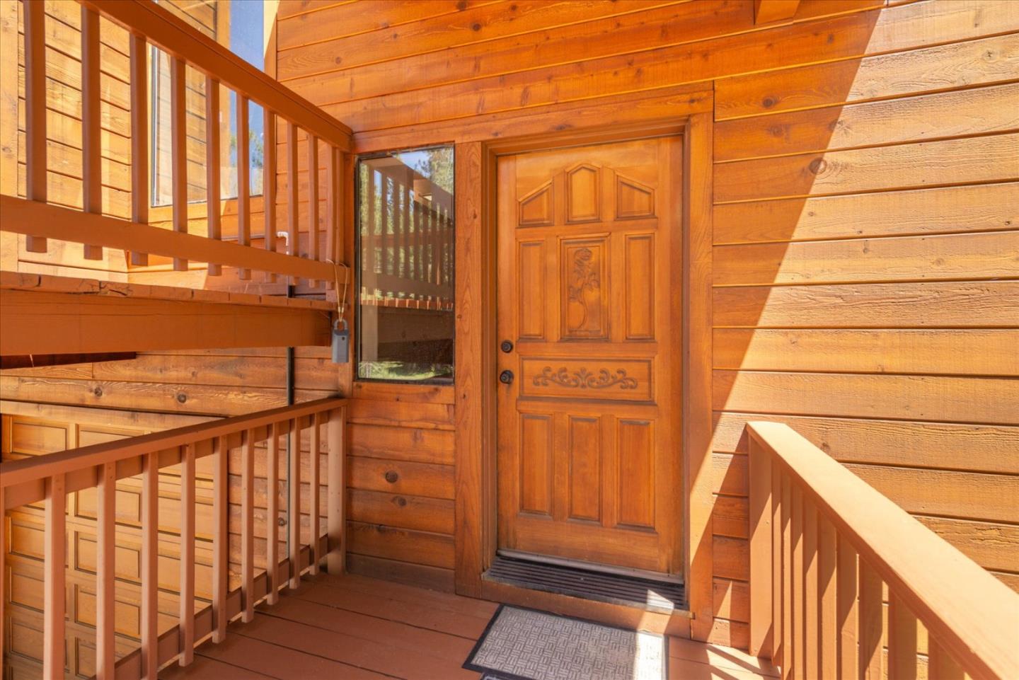 Detail Gallery Image 2 of 37 For 16934 Northwoods Blvd, Truckee,  CA 96161 - 4 Beds | 2/1 Baths