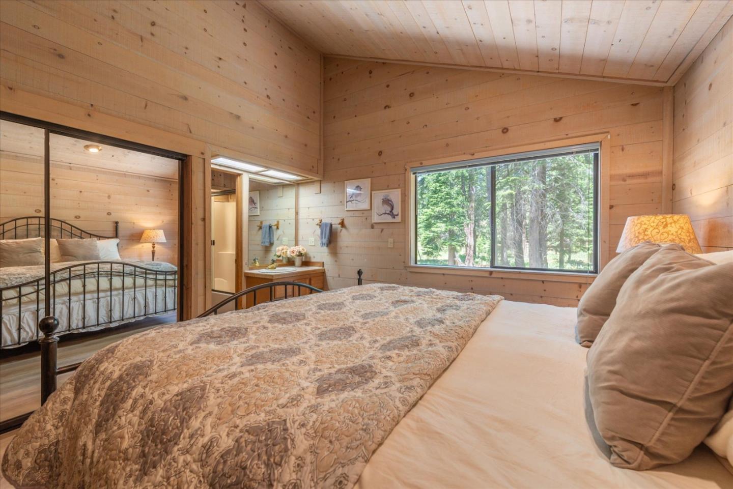 Detail Gallery Image 21 of 37 For 16934 Northwoods Blvd, Truckee,  CA 96161 - 4 Beds | 2/1 Baths