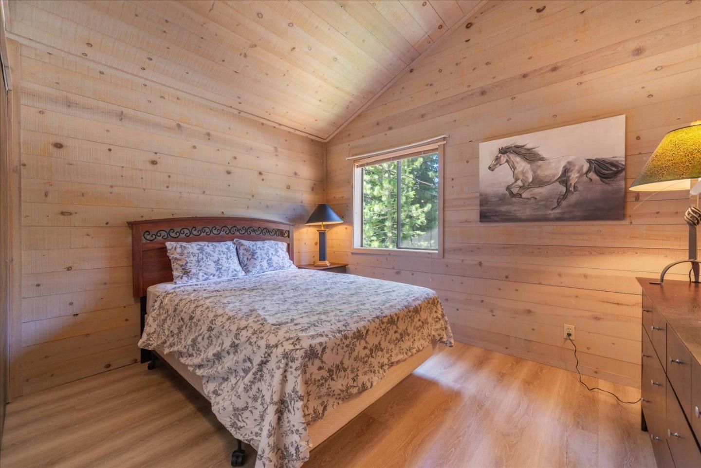 Detail Gallery Image 23 of 37 For 16934 Northwoods Blvd, Truckee,  CA 96161 - 4 Beds | 2/1 Baths