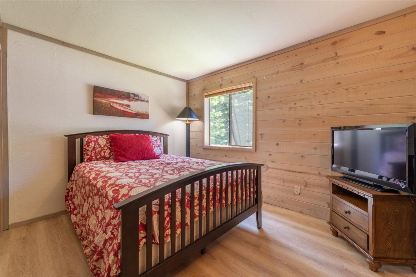 Detail Gallery Image 26 of 37 For 16934 Northwoods Blvd, Truckee,  CA 96161 - 4 Beds | 2/1 Baths