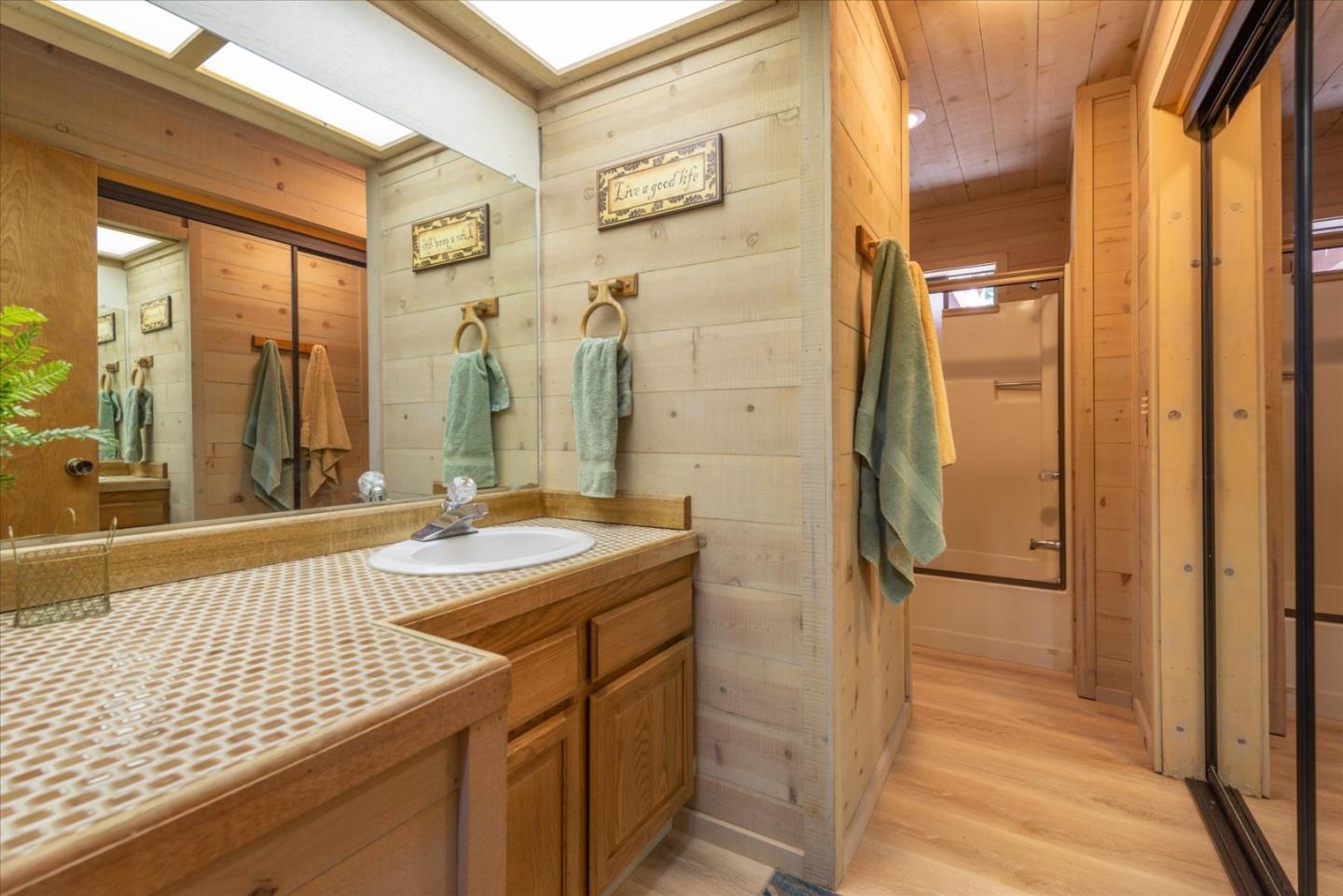 Detail Gallery Image 28 of 37 For 16934 Northwoods Blvd, Truckee,  CA 96161 - 4 Beds | 2/1 Baths