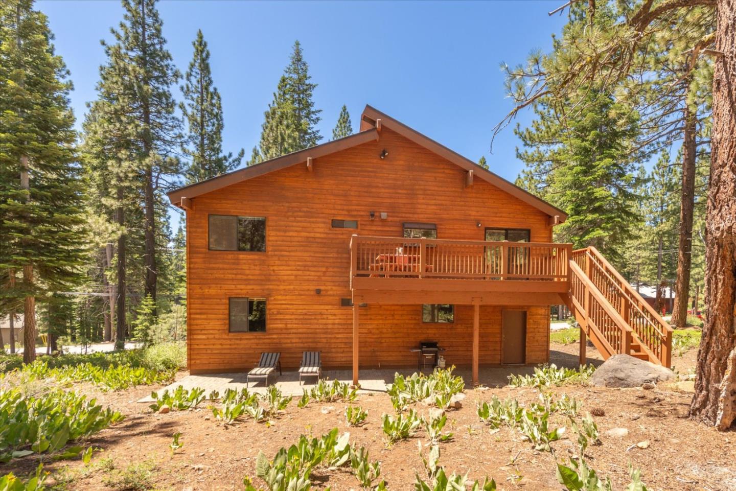 Detail Gallery Image 34 of 37 For 16934 Northwoods Blvd, Truckee,  CA 96161 - 4 Beds | 2/1 Baths