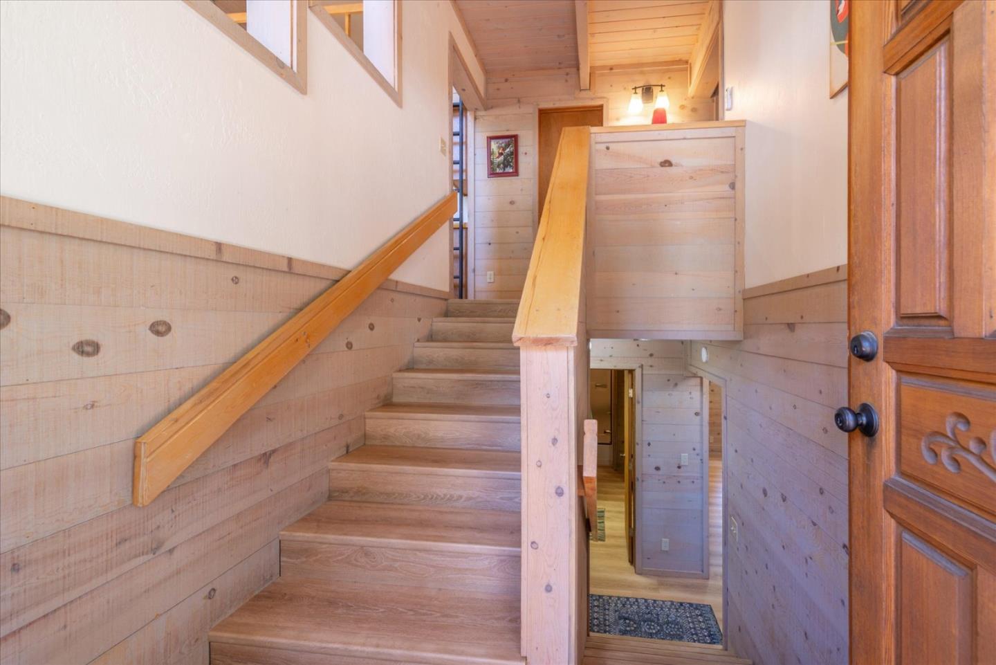 Detail Gallery Image 4 of 37 For 16934 Northwoods Blvd, Truckee,  CA 96161 - 4 Beds | 2/1 Baths