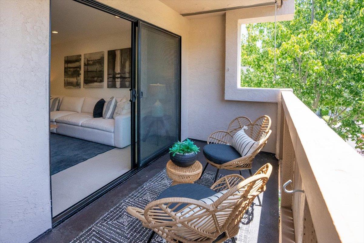 Detail Gallery Image 10 of 35 For 400 Ortega Ave #204,  Mountain View,  CA 94040 - 2 Beds | 1 Baths