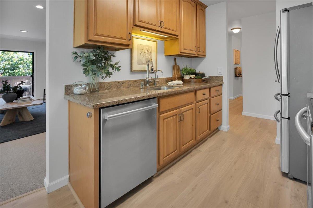 Detail Gallery Image 14 of 35 For 400 Ortega Ave #204,  Mountain View,  CA 94040 - 2 Beds | 1 Baths