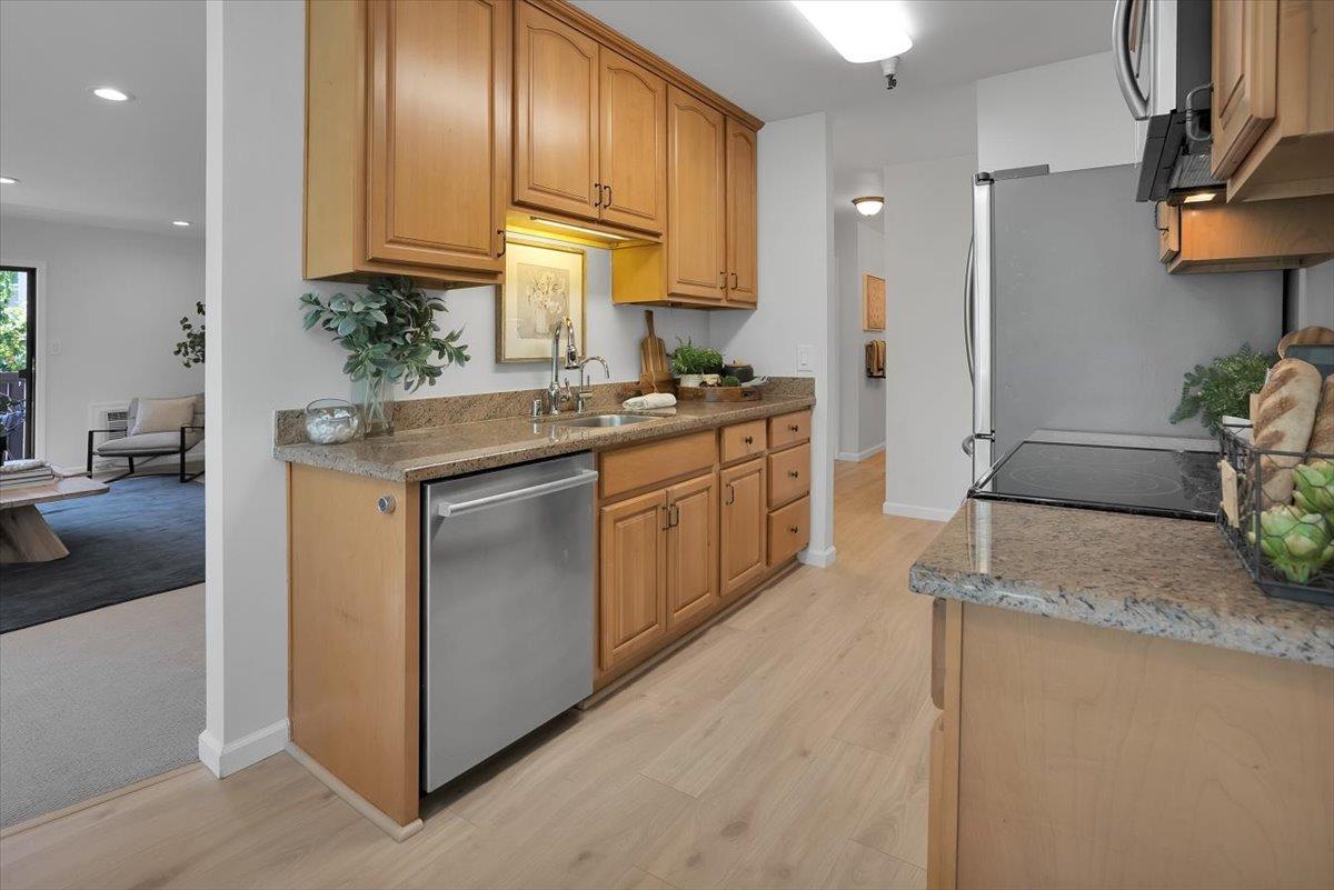 Detail Gallery Image 18 of 35 For 400 Ortega Ave #204,  Mountain View,  CA 94040 - 2 Beds | 1 Baths