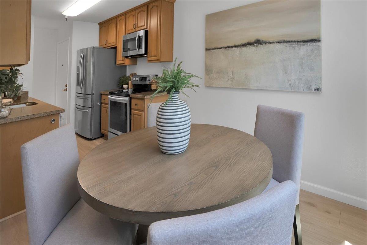 Detail Gallery Image 21 of 35 For 400 Ortega Ave #204,  Mountain View,  CA 94040 - 2 Beds | 1 Baths