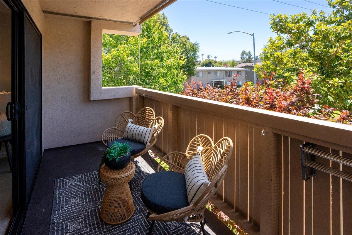 Detail Gallery Image 9 of 35 For 400 Ortega Ave #204,  Mountain View,  CA 94040 - 2 Beds | 1 Baths