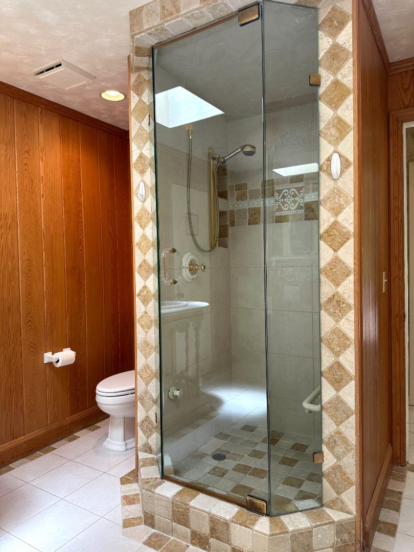 Detail Gallery Image 16 of 30 For 25228 La Loma Dr, Los Altos Hills,  CA 94022 - 3 Beds | 2/1 Baths