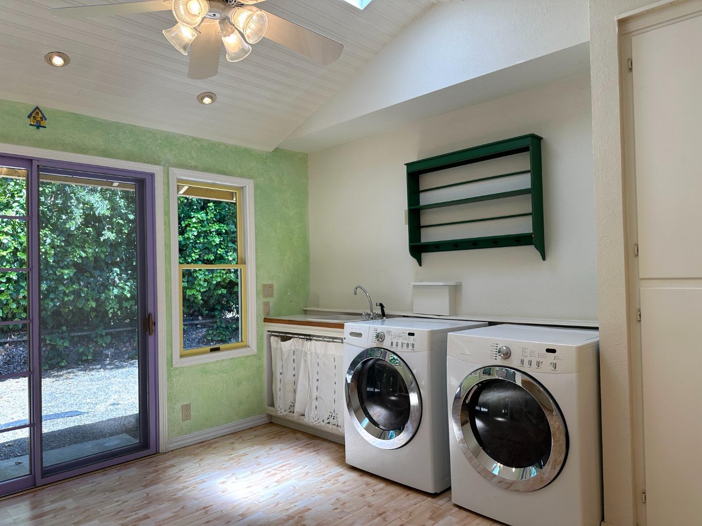 Detail Gallery Image 22 of 30 For 25228 La Loma Dr, Los Altos Hills,  CA 94022 - 3 Beds | 2/1 Baths