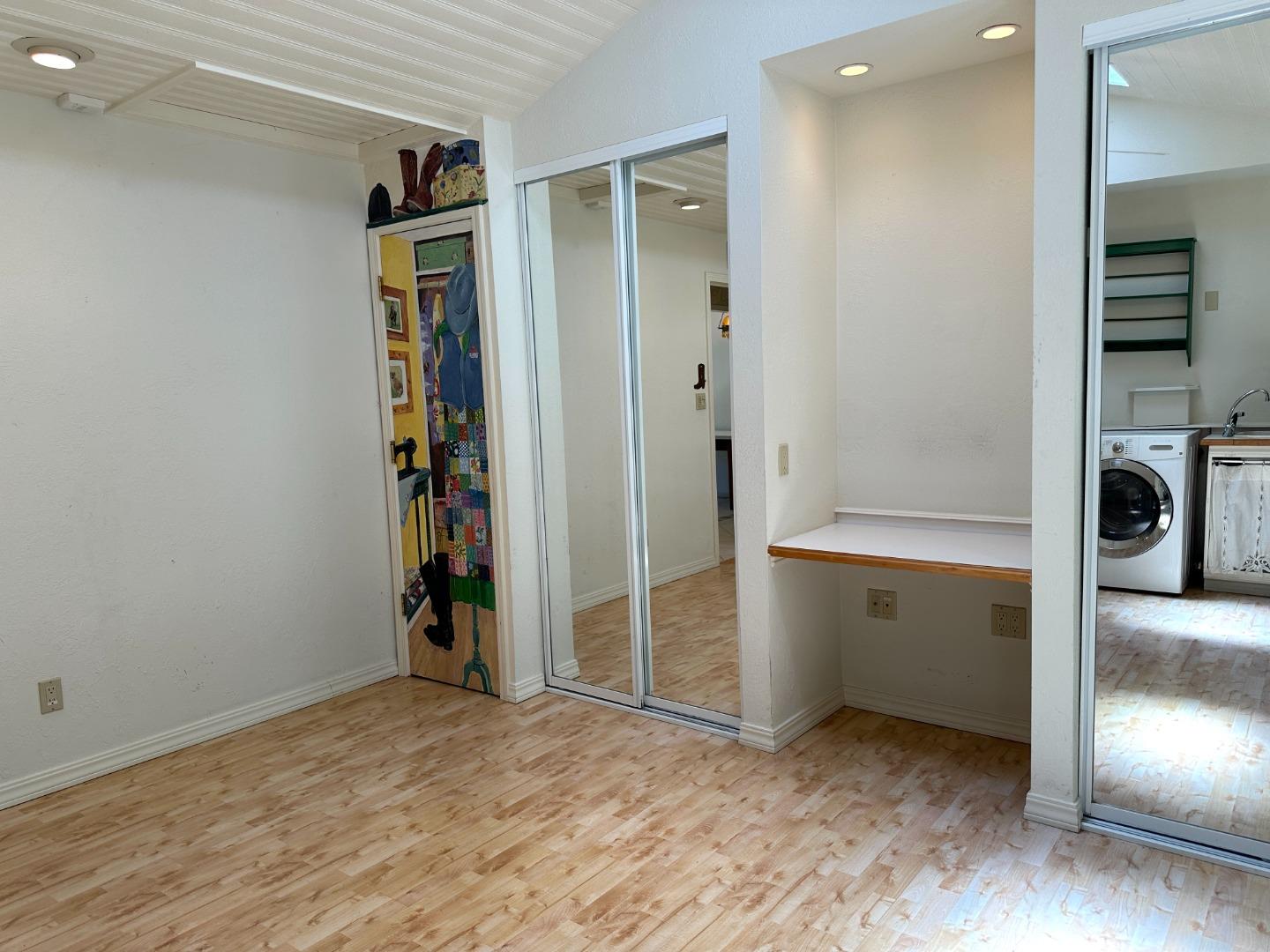 Detail Gallery Image 23 of 30 For 25228 La Loma Dr, Los Altos Hills,  CA 94022 - 3 Beds | 2/1 Baths