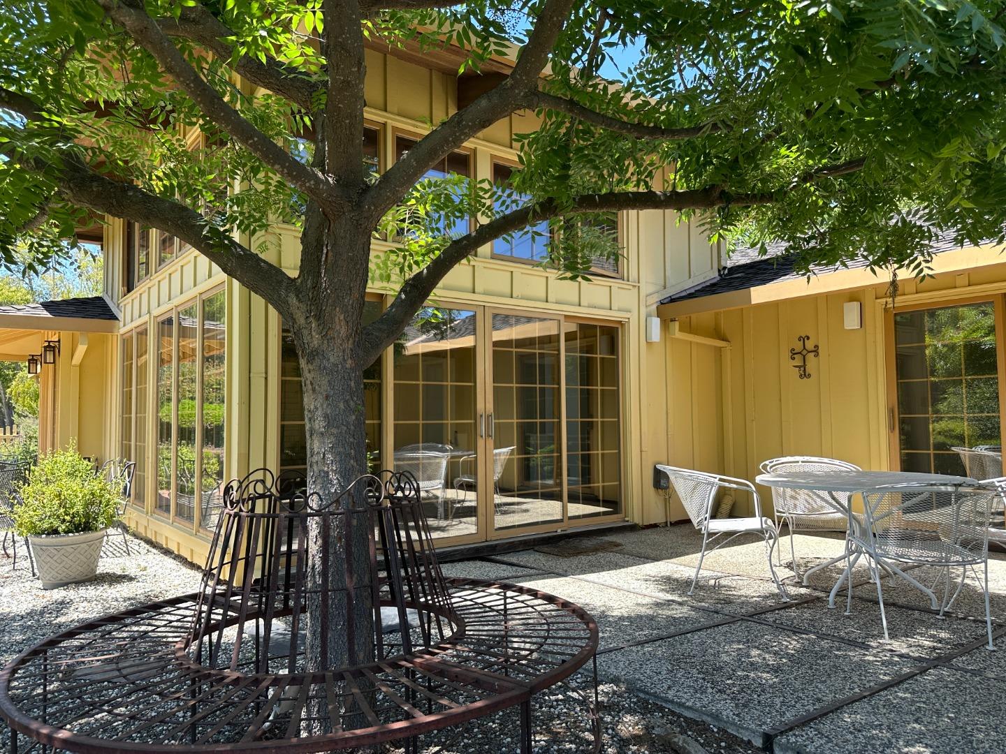 Detail Gallery Image 24 of 30 For 25228 La Loma Dr, Los Altos Hills,  CA 94022 - 3 Beds | 2/1 Baths