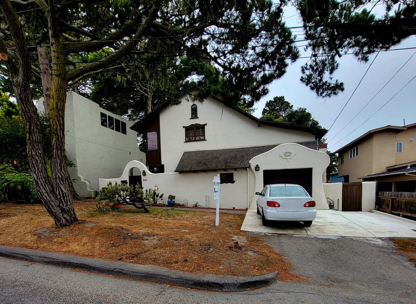 Detail Gallery Image 1 of 11 For 677 Taylor St, Monterey,  CA 93940 - 2 Beds | 2 Baths