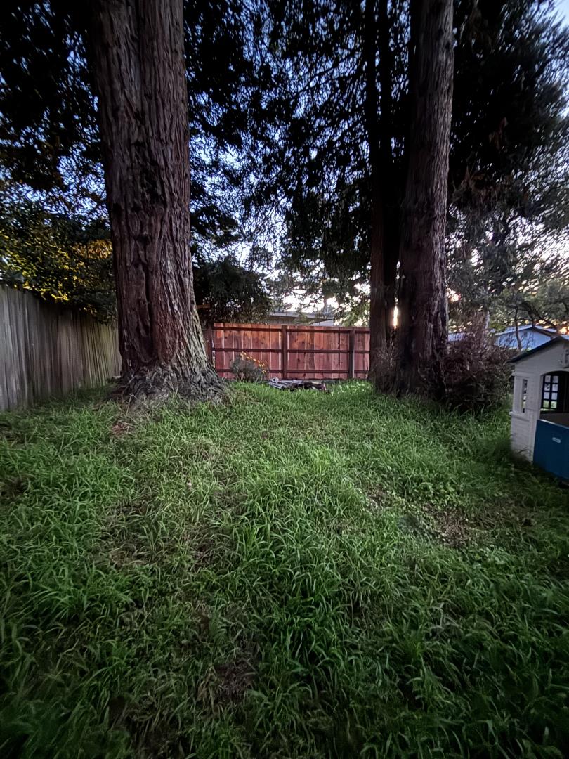 Detail Gallery Image 10 of 11 For 677 Taylor St, Monterey,  CA 93940 - 2 Beds | 2 Baths