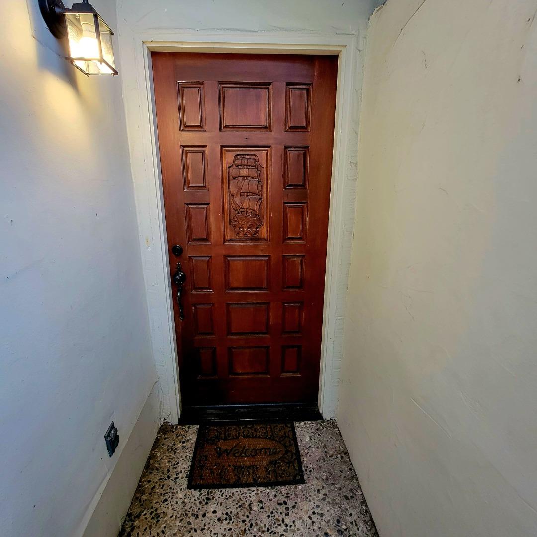 Detail Gallery Image 2 of 11 For 677 Taylor St, Monterey,  CA 93940 - 2 Beds | 2 Baths