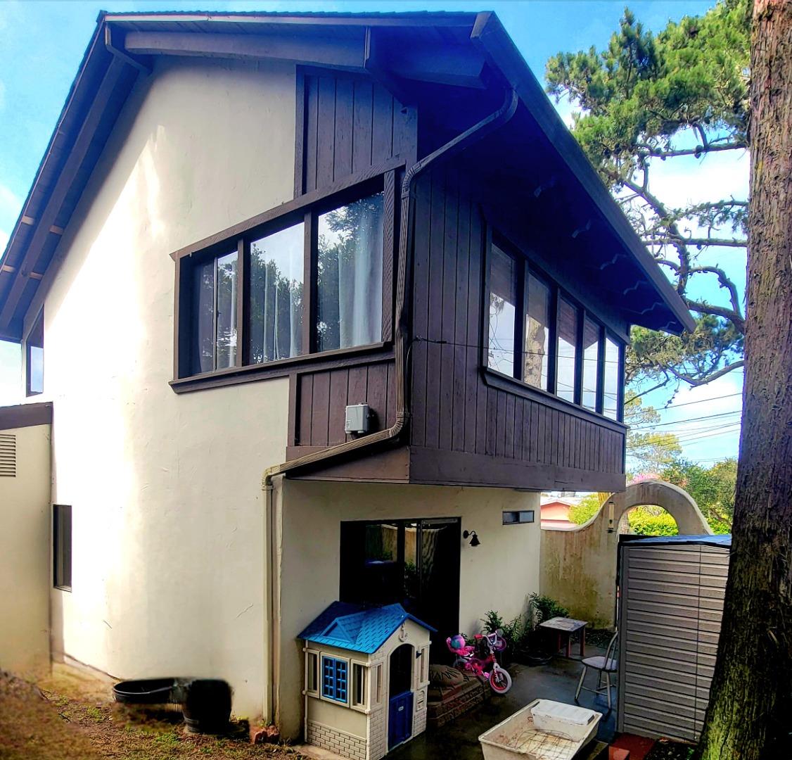 Detail Gallery Image 5 of 11 For 677 Taylor St, Monterey,  CA 93940 - 2 Beds | 2 Baths