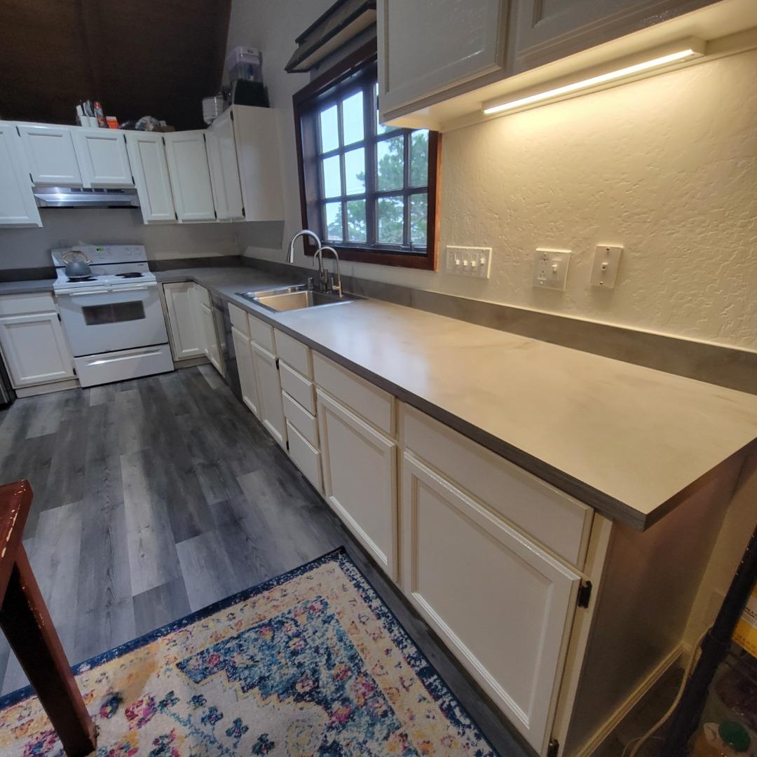 Detail Gallery Image 6 of 11 For 677 Taylor St, Monterey,  CA 93940 - 2 Beds | 2 Baths