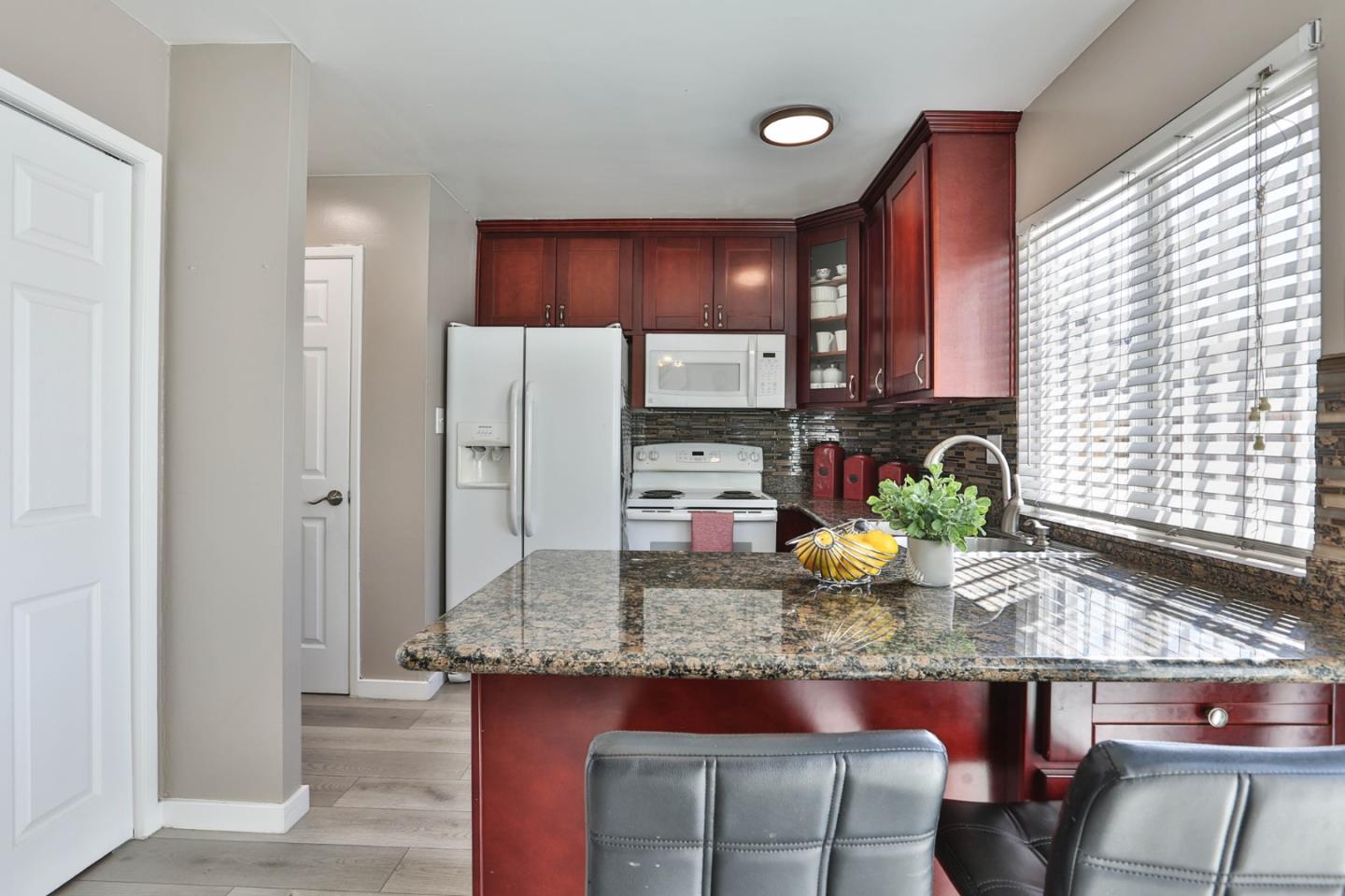 Detail Gallery Image 10 of 36 For 1486 Tierra Buena Dr, San Jose,  CA 95121 - 2 Beds | 1 Baths
