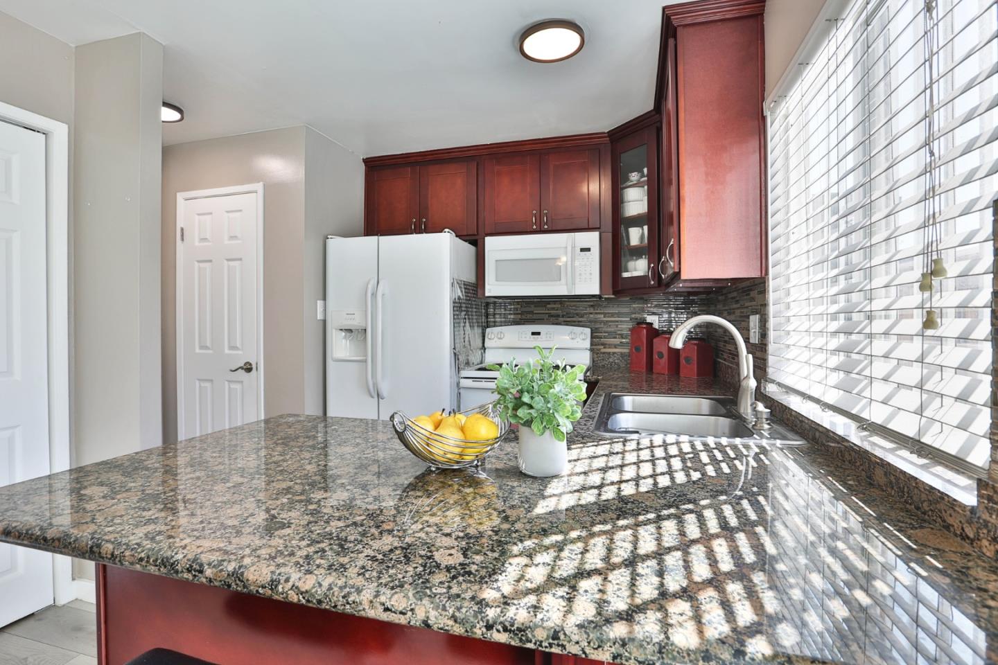 Detail Gallery Image 12 of 36 For 1486 Tierra Buena Dr, San Jose,  CA 95121 - 2 Beds | 1 Baths