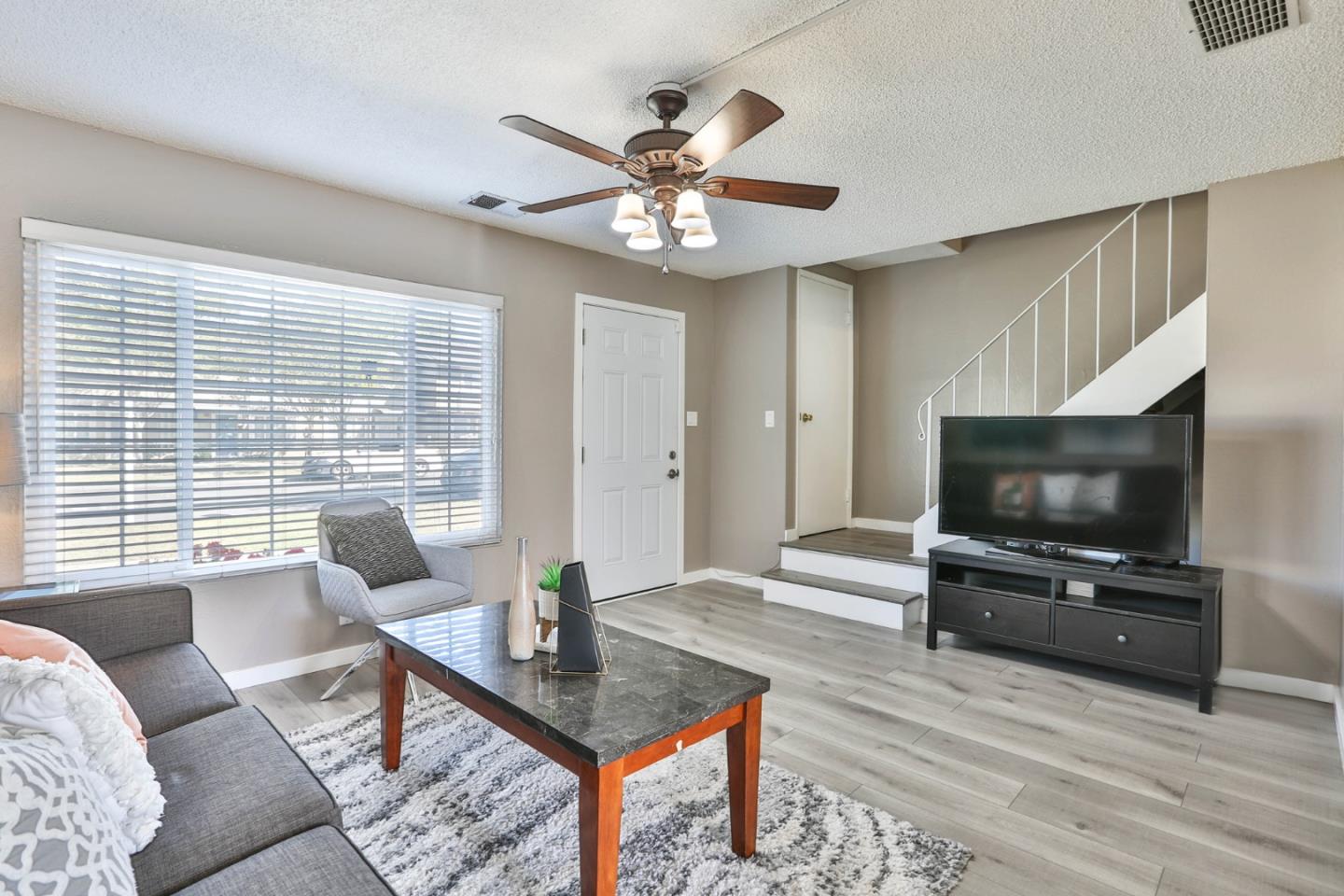 Detail Gallery Image 4 of 36 For 1486 Tierra Buena Dr, San Jose,  CA 95121 - 2 Beds | 1 Baths