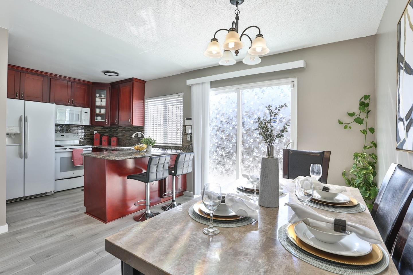 Detail Gallery Image 8 of 36 For 1486 Tierra Buena Dr, San Jose,  CA 95121 - 2 Beds | 1 Baths