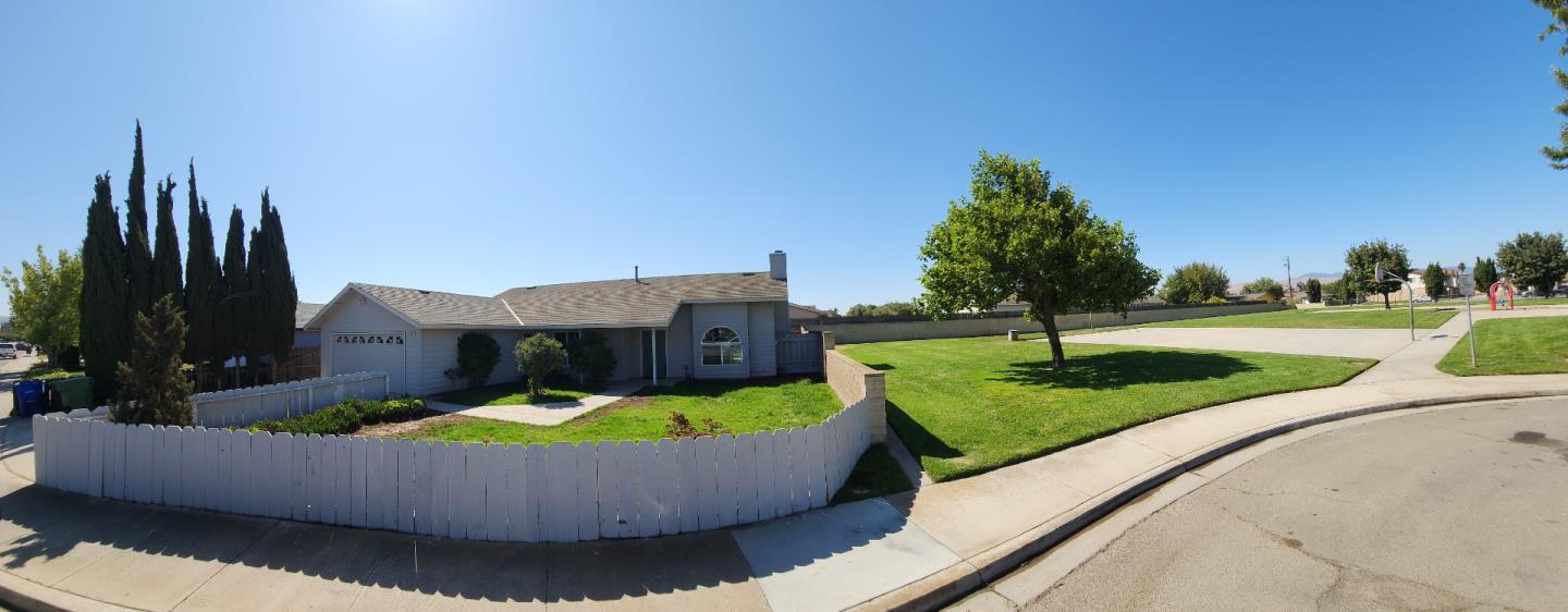 Detail Gallery Image 2 of 11 For 271 Cabernet Ave, Greenfield,  CA 93927 - 3 Beds | 2 Baths