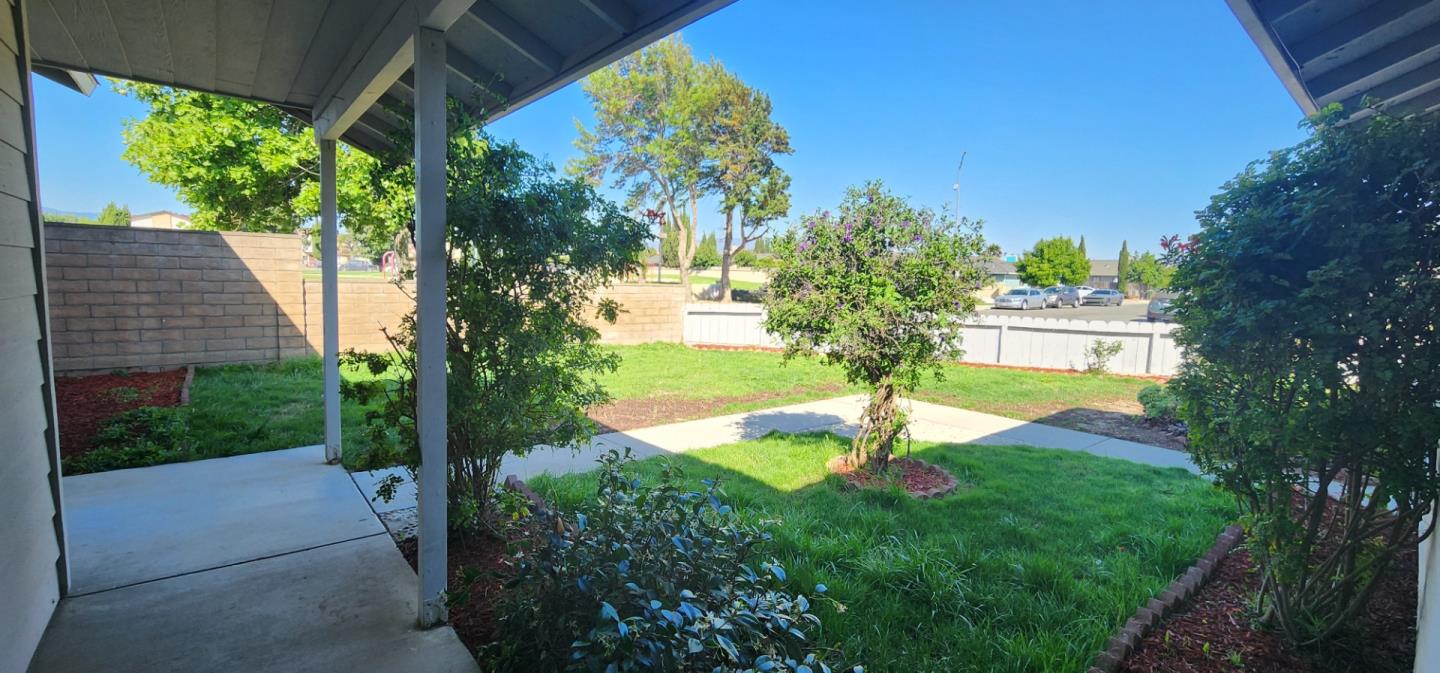 Detail Gallery Image 3 of 11 For 271 Cabernet Ave, Greenfield,  CA 93927 - 3 Beds | 2 Baths