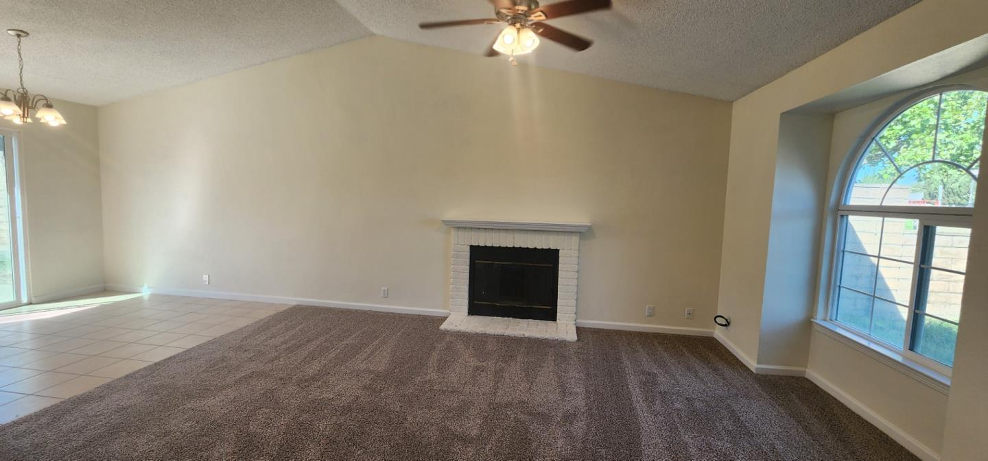 Detail Gallery Image 4 of 11 For 271 Cabernet Ave, Greenfield,  CA 93927 - 3 Beds | 2 Baths