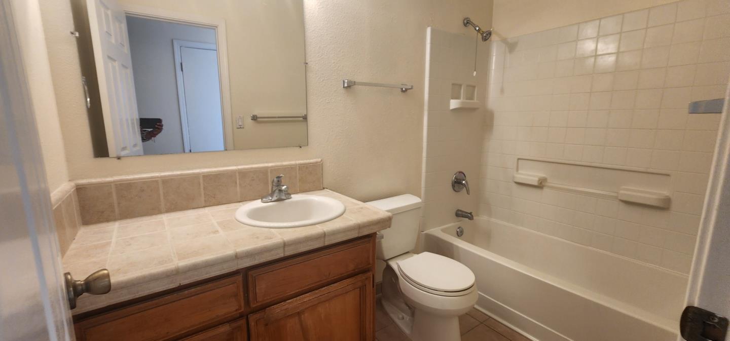 Detail Gallery Image 9 of 11 For 271 Cabernet Ave, Greenfield,  CA 93927 - 3 Beds | 2 Baths