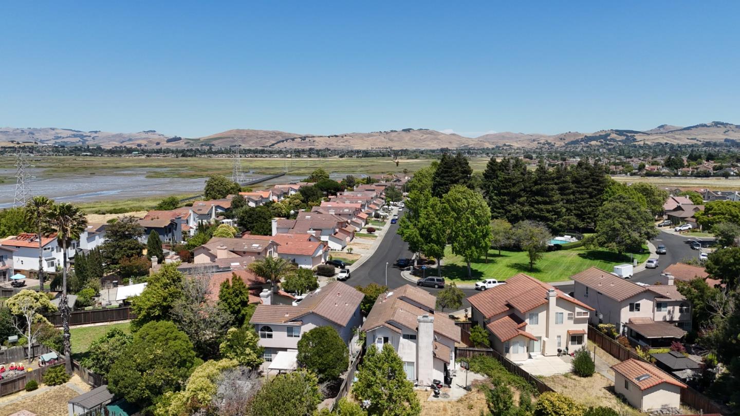 Detail Gallery Image 6 of 46 For 672 Catalina Cir, Vallejo,  CA 94589 - 3 Beds | 2/1 Baths