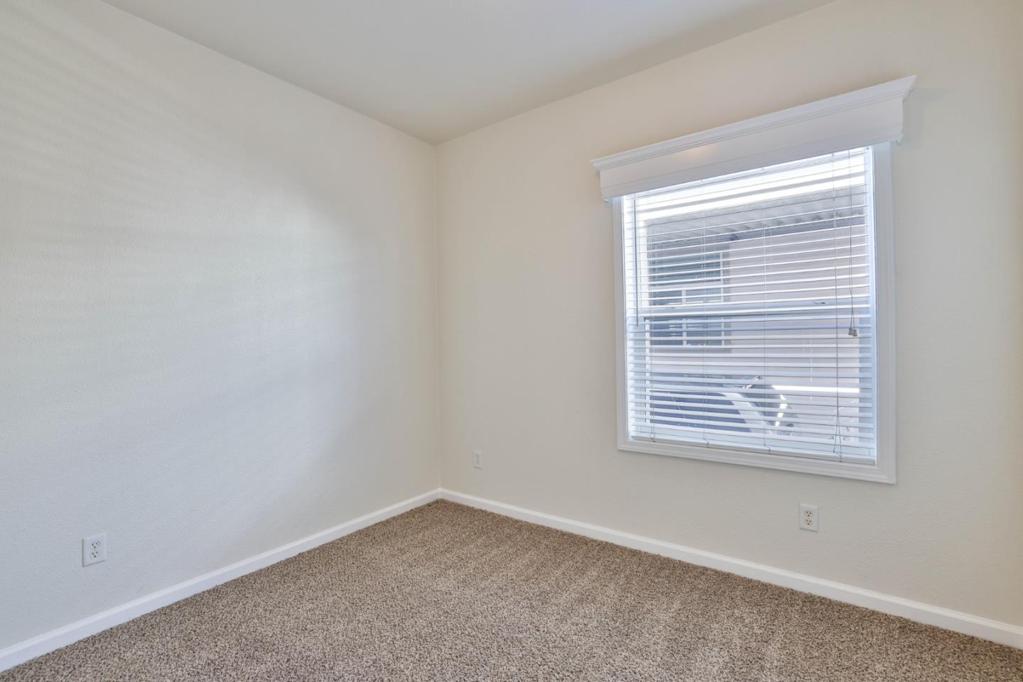 Detail Gallery Image 11 of 25 For 1085 Tasman Dr #124,  Sunnyvale,  CA 94089 - 3 Beds | 2 Baths