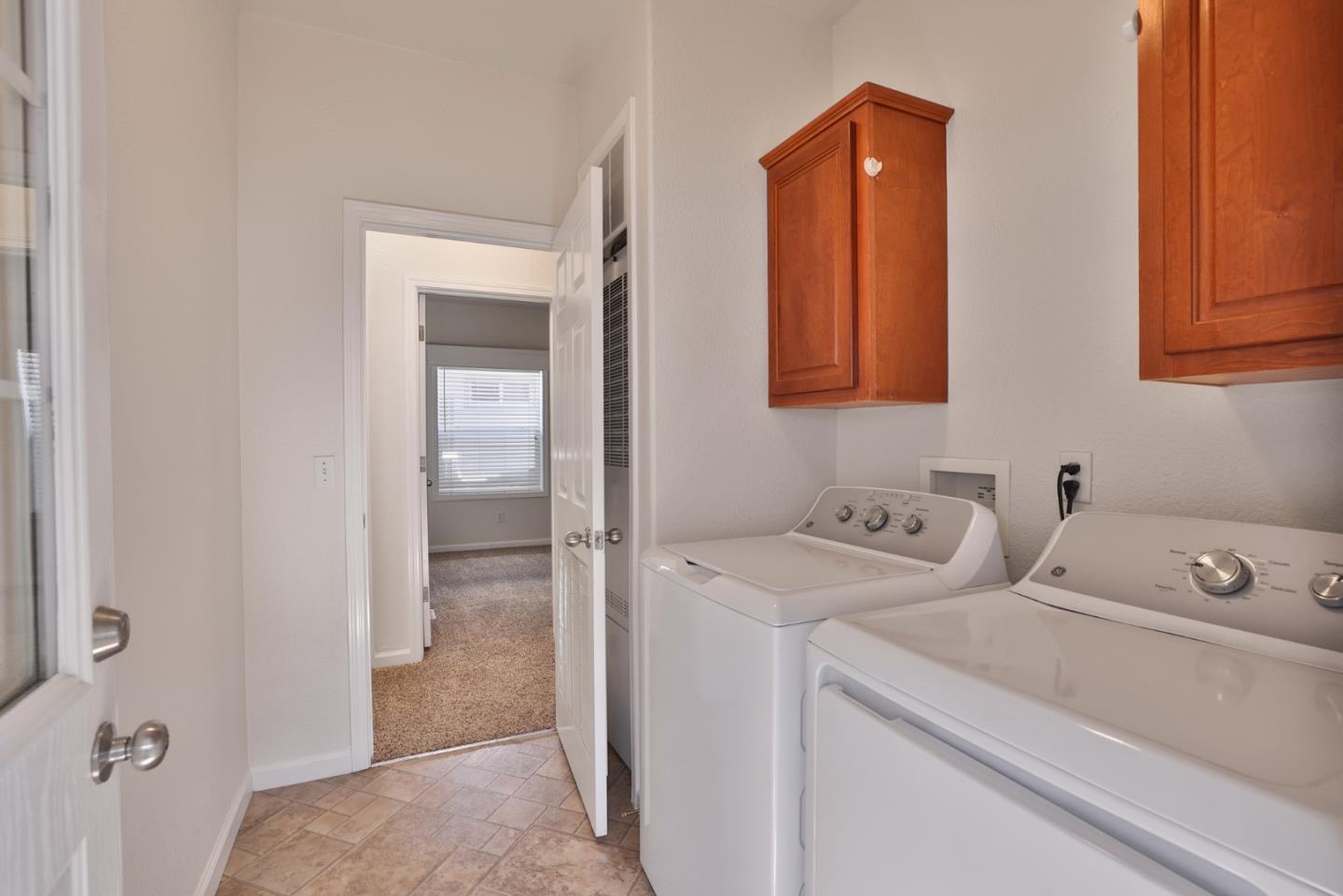 Detail Gallery Image 7 of 25 For 1085 Tasman Dr #124,  Sunnyvale,  CA 94089 - 3 Beds | 2 Baths
