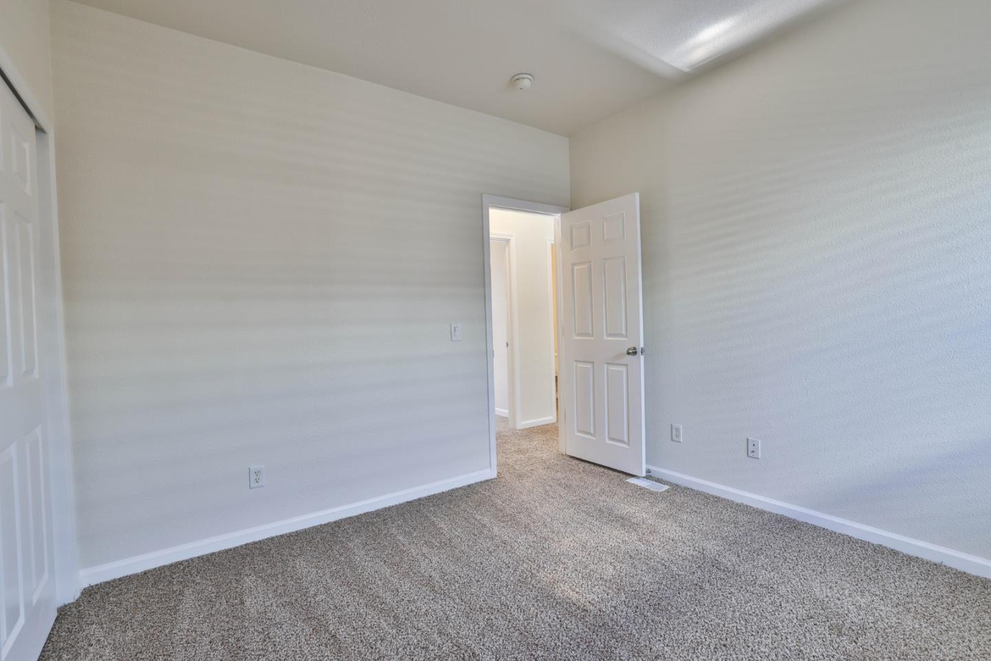 Detail Gallery Image 9 of 25 For 1085 Tasman Dr #124,  Sunnyvale,  CA 94089 - 3 Beds | 2 Baths
