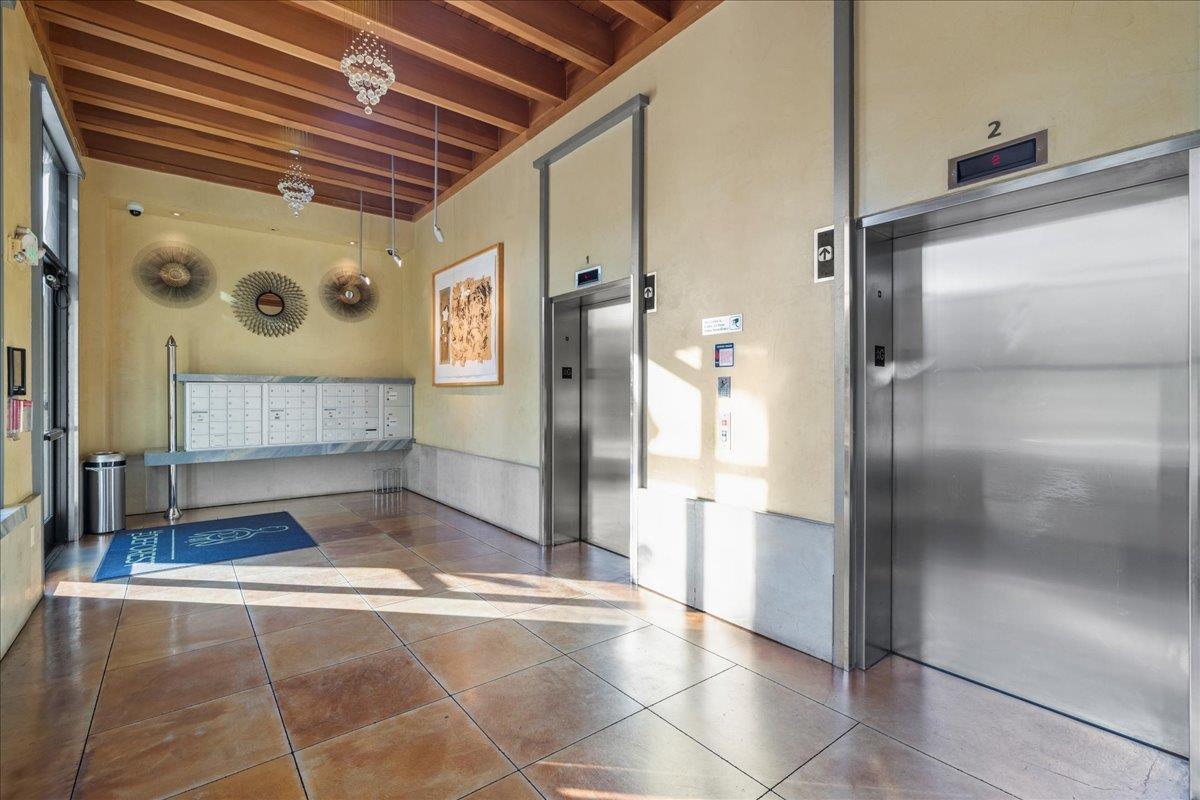 Detail Gallery Image 7 of 43 For 333 Santana Row #239,  San Jose,  CA 95128 - 2 Beds | 2 Baths