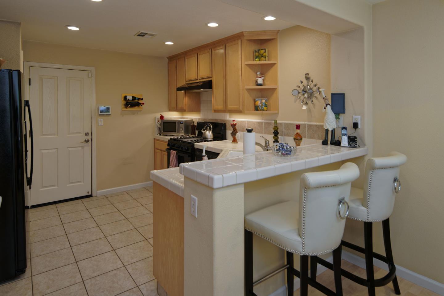 Detail Gallery Image 10 of 51 For 3126 Moncontour Ct, San Jose,  CA 95135 - 3 Beds | 2/1 Baths