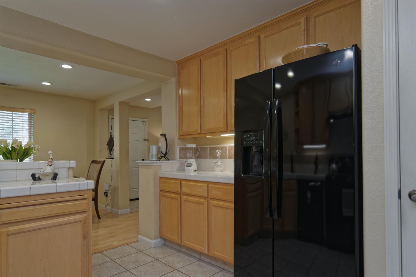 Detail Gallery Image 13 of 51 For 3126 Moncontour Ct, San Jose,  CA 95135 - 3 Beds | 2/1 Baths