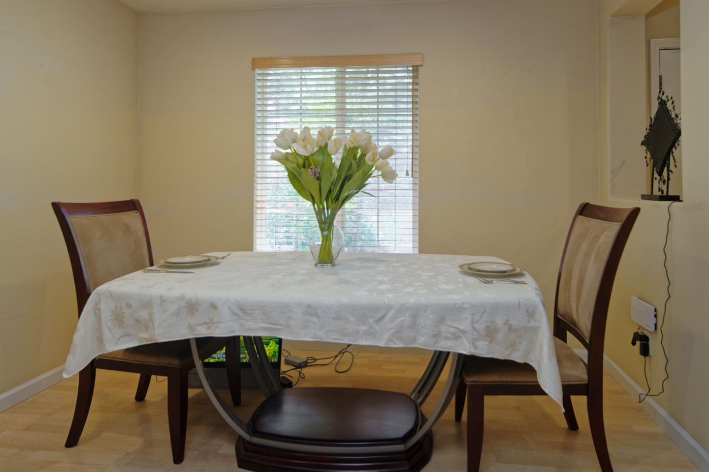 Detail Gallery Image 8 of 51 For 3126 Moncontour Ct, San Jose,  CA 95135 - 3 Beds | 2/1 Baths
