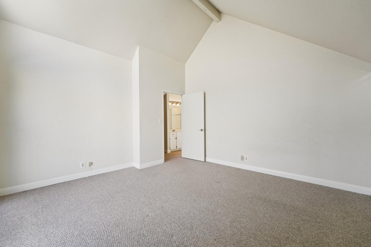 Detail Gallery Image 13 of 28 For 1734 W El Camino Real #1,  Mountain View,  CA 94040 - 2 Beds | 1/1 Baths