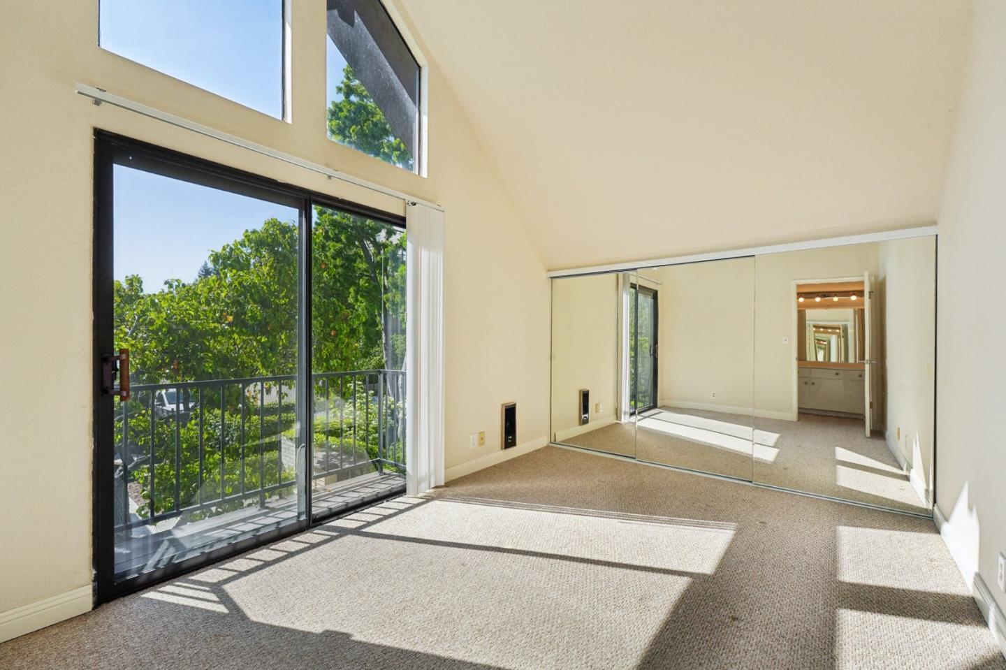 Detail Gallery Image 15 of 28 For 1734 W El Camino Real #1,  Mountain View,  CA 94040 - 2 Beds | 1/1 Baths