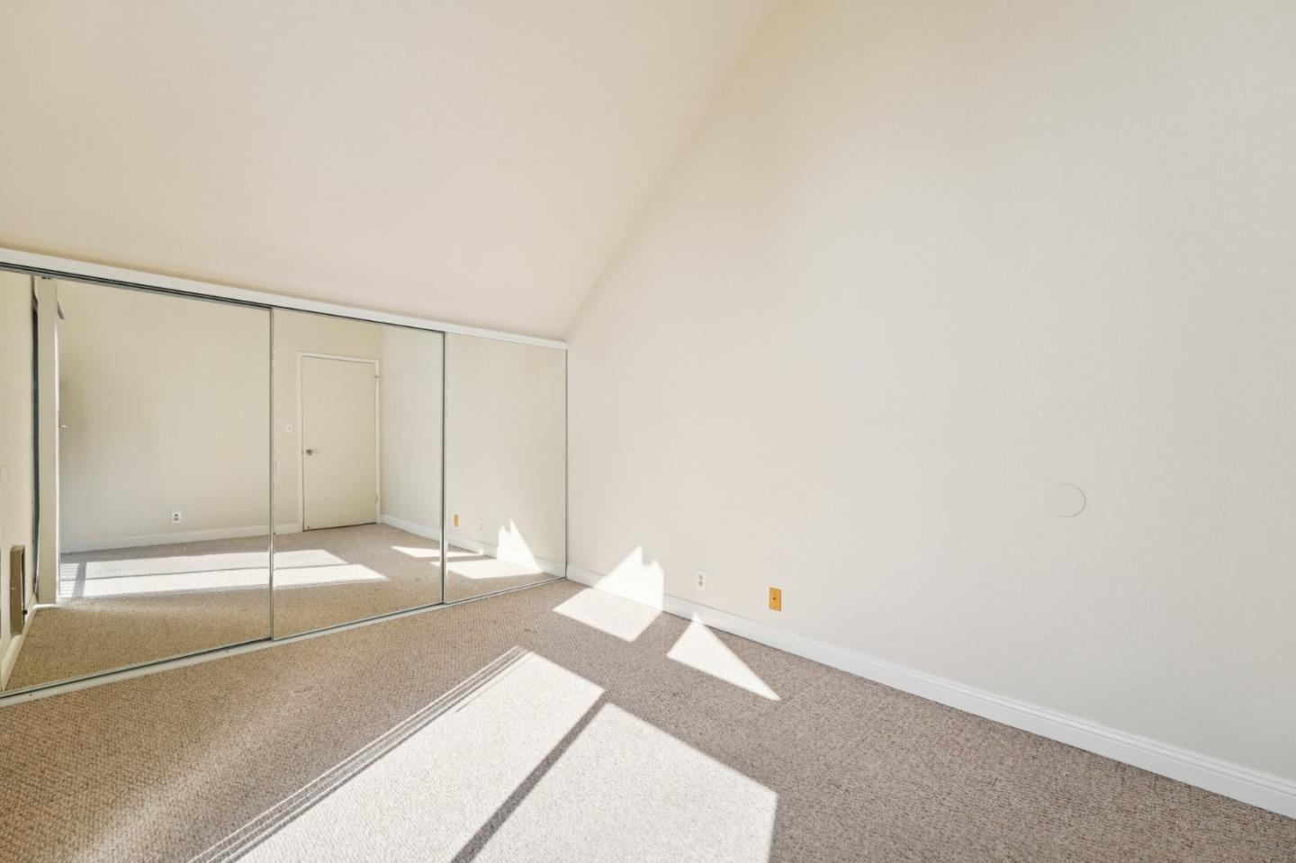 Detail Gallery Image 18 of 28 For 1734 W El Camino Real #1,  Mountain View,  CA 94040 - 2 Beds | 1/1 Baths